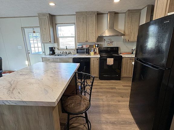 3rd image of 741 Stone Rd