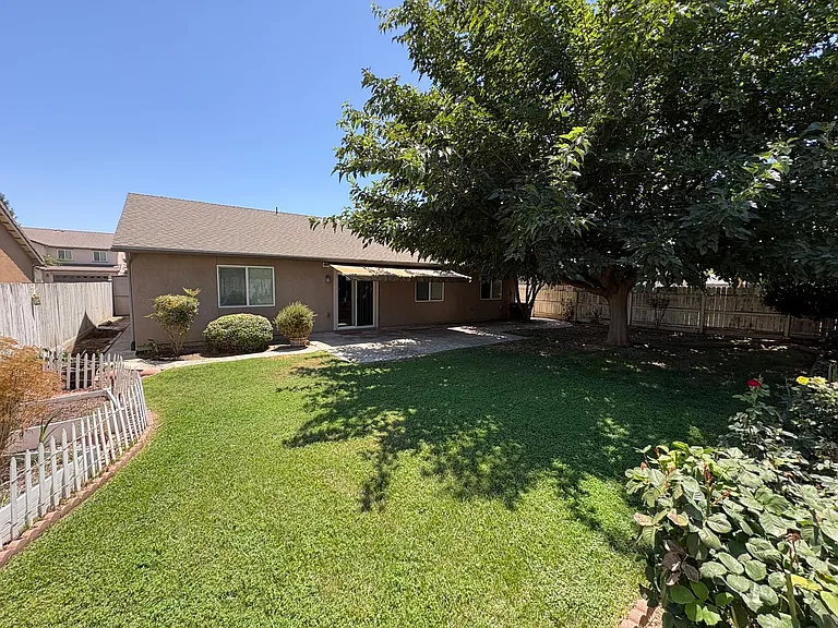 4704 W Rialto Ave — Photo 34