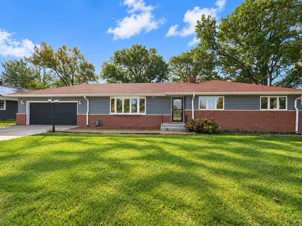 204 E Fairview Dr, Dekalb, IL 60115