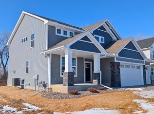 4024 Heath Ave N, Oakdale, MN 55128