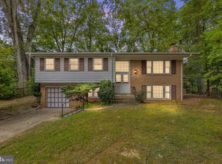 1604 Palm Springs Dr, Vienna, VA 22182
