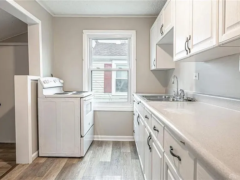 2832 Ferncliff Ave — Photo 4