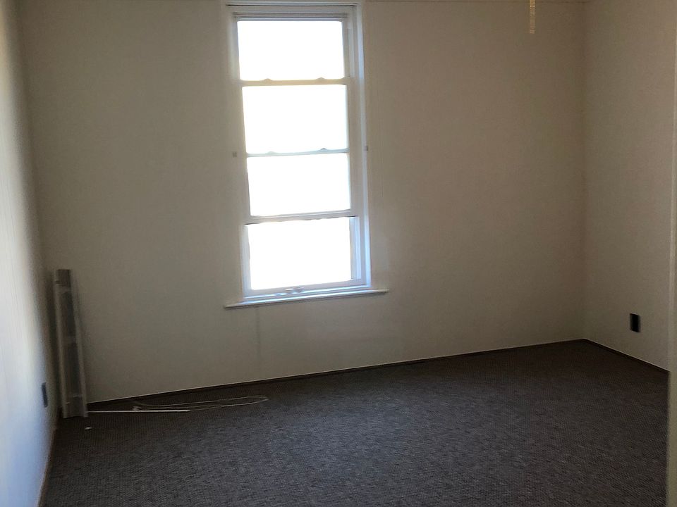 bedroom, window faces south for great light.