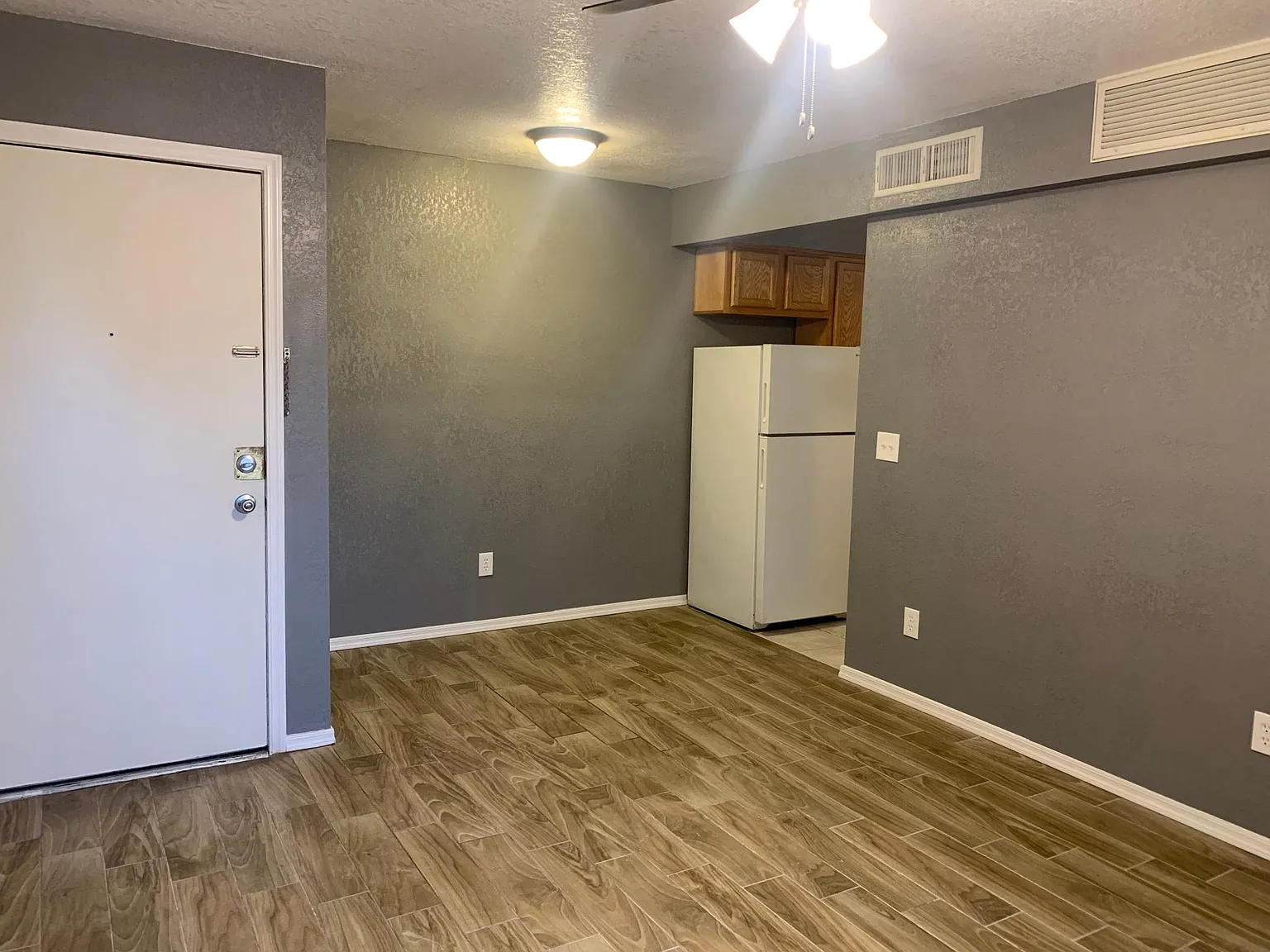 1 bed, 400 sqft, $795 — Photo 4