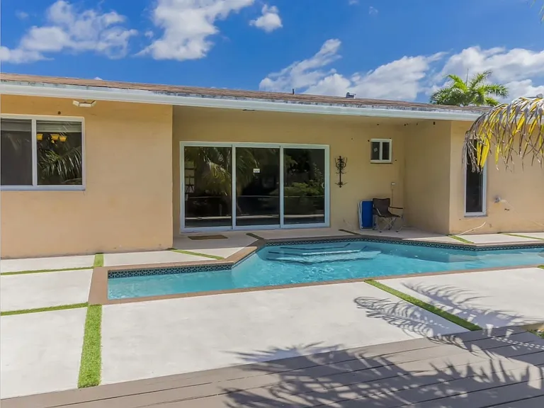 10730 NW 20th Ct — Photo 13