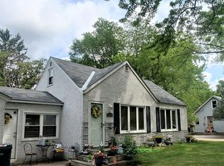 2245 Pinewood Dr, Mounds View, MN 55112