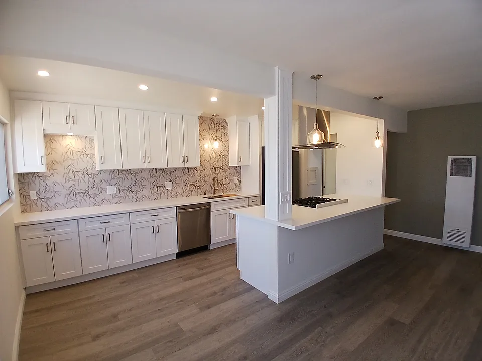 317 Walnut Ave #6