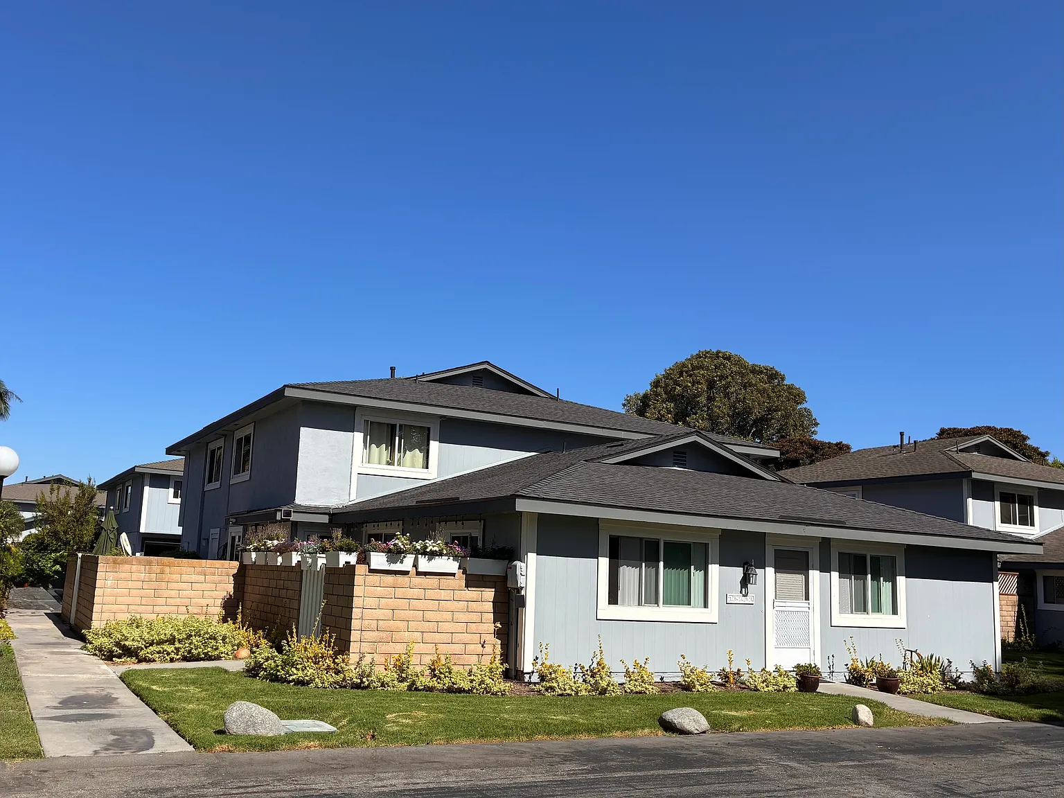 16391 De Anza Cir — Photo 2