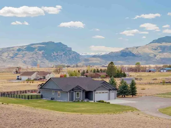 28 Gerber Ln, Cody, WY 82414
