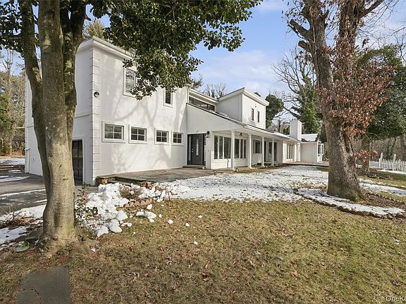 2nd image of 549 Woodbury Road