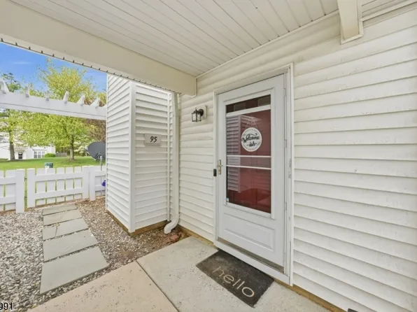 95 Almond Dr, Franklin Twp., NJ 08873