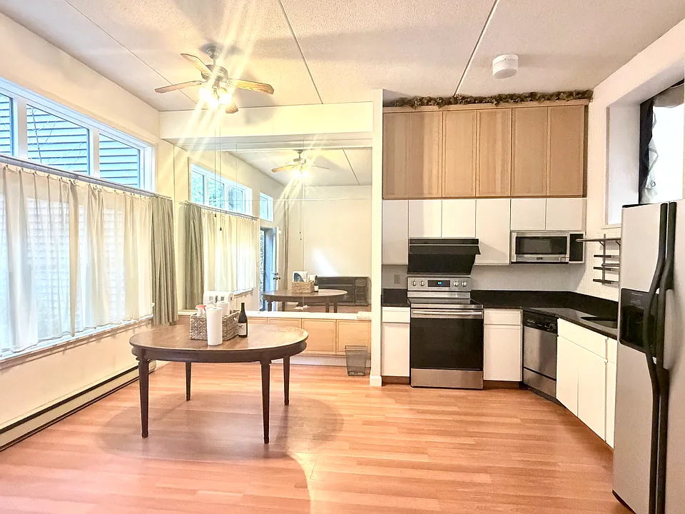 10 Eugene Cir