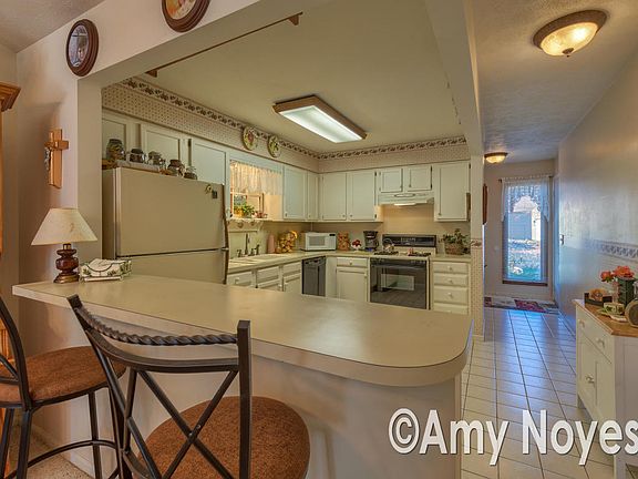 3rd image of 8835 Castle Hill Dr NE #8