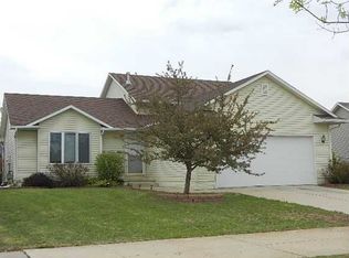 2821 River Ridge Rd, Des Moines, IA 50320