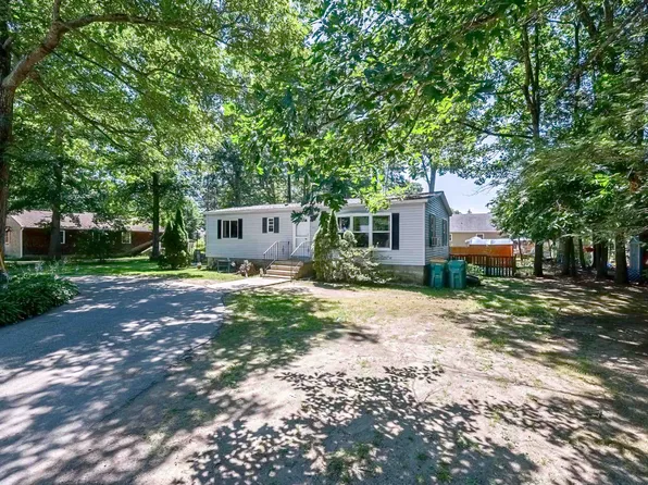 20 Riverside Drive, Fremont, NH 03044