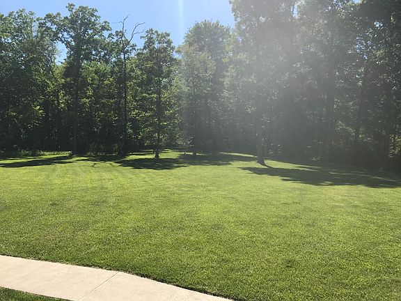 4th image of 565 Marshall Ln