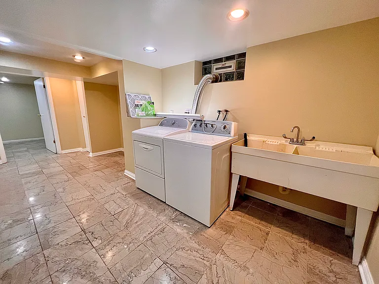 9010 Crawford Ave — Photo 19
