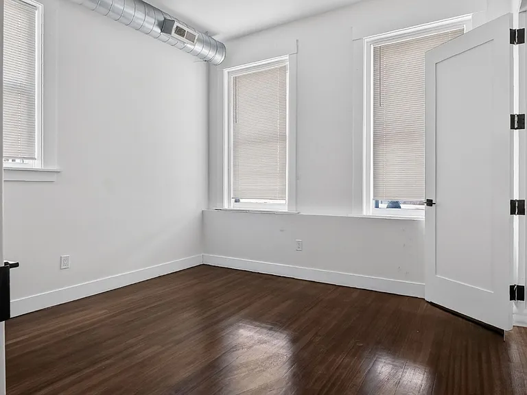 813 Chapel St — Photo 22