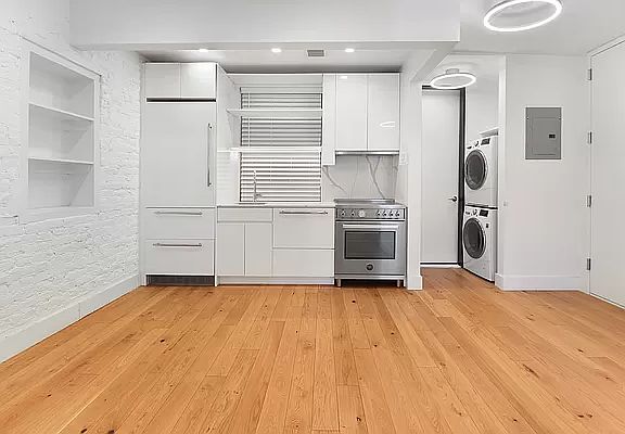 3rd image of 100 2nd Ave #4