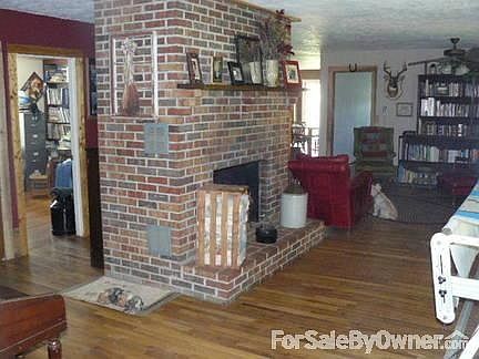 3rd image of 406 Dry Hollow Ln