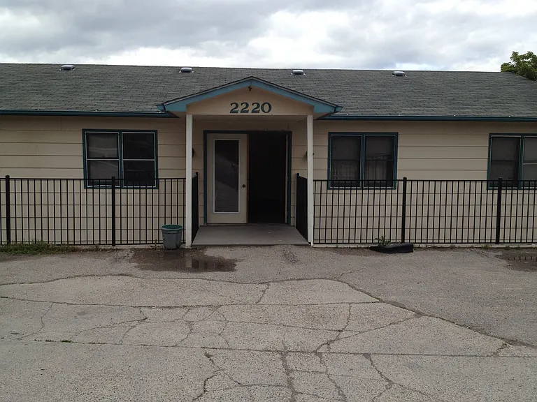 2220 E Foothills Dr — Photo 1