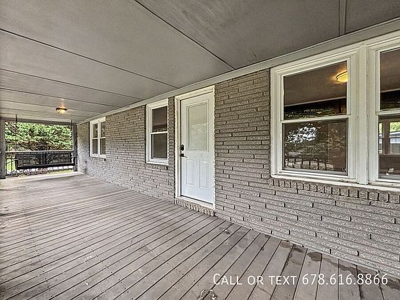 2nd image of 560 Lee Byrd Rd #A
