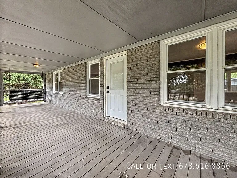 560 Lee Byrd Rd #A — Photo 2