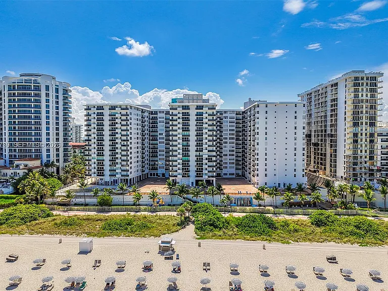 6039 Collins Ave #936 — Photo 43
