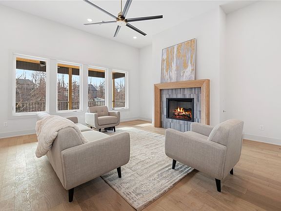 5th image of 19 Cullen Hills Dr