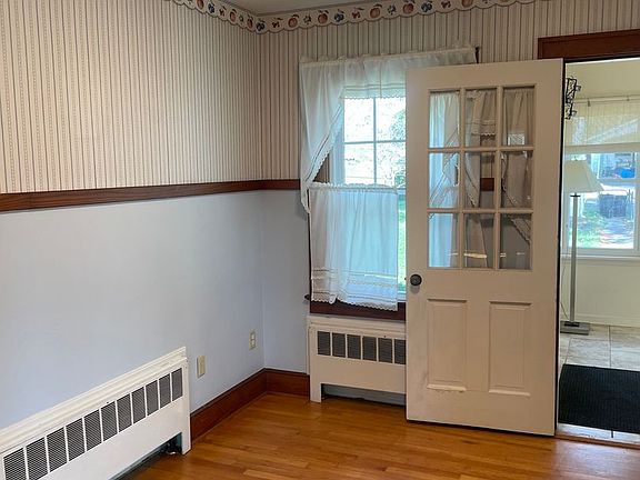 5th image of 2346 Oak Ave