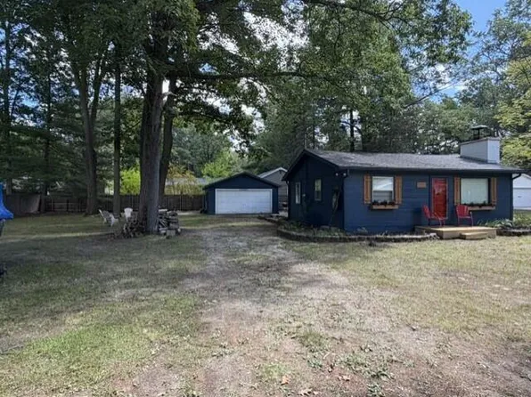 222 Cottage Dr, Prudenville, MI 48651