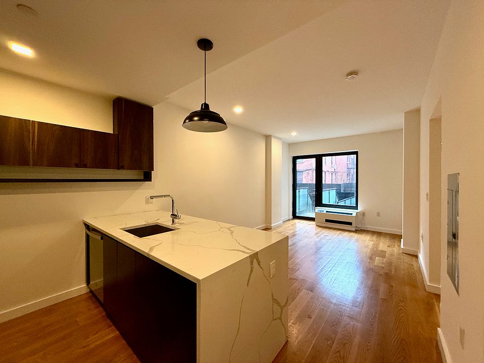 1st image of 25 E 19th St #D1