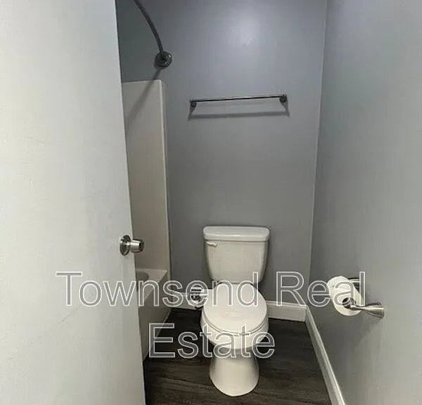 5831 Waters Edge Dr — Photo 12