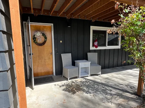 1615 NE Upper Dr #B, Pullman, WA 99163