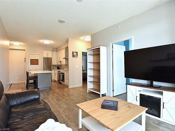 3rd image of 2081 Fairview St #1003