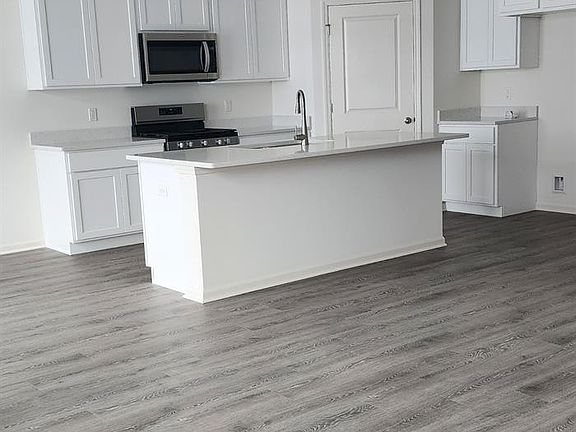 4th image of 7828 W 105th Pl