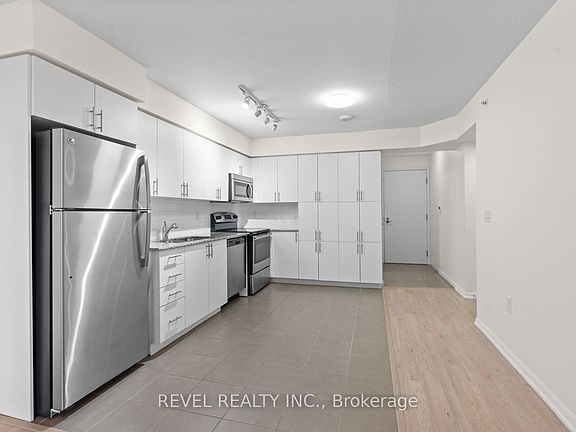 3rd image of 830 Lawrence Ave W #510