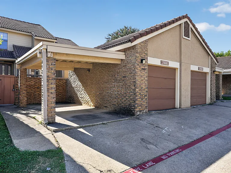 2606 Encina — Photo 32