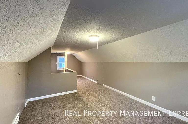 808 S Glendale Ave — Photo 13