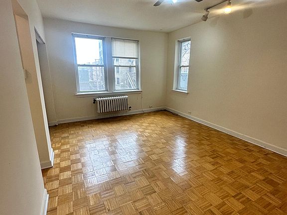 2nd image of 432 W Belmont Ave APT 310