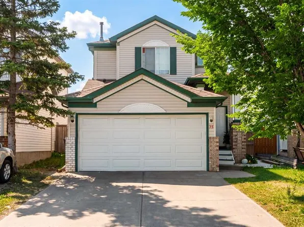 35 N Martin Crossing Park NE, Calgary, AB T3J 3N6