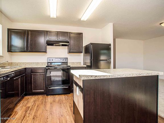 3rd image of 520 Islamorada Dr N
