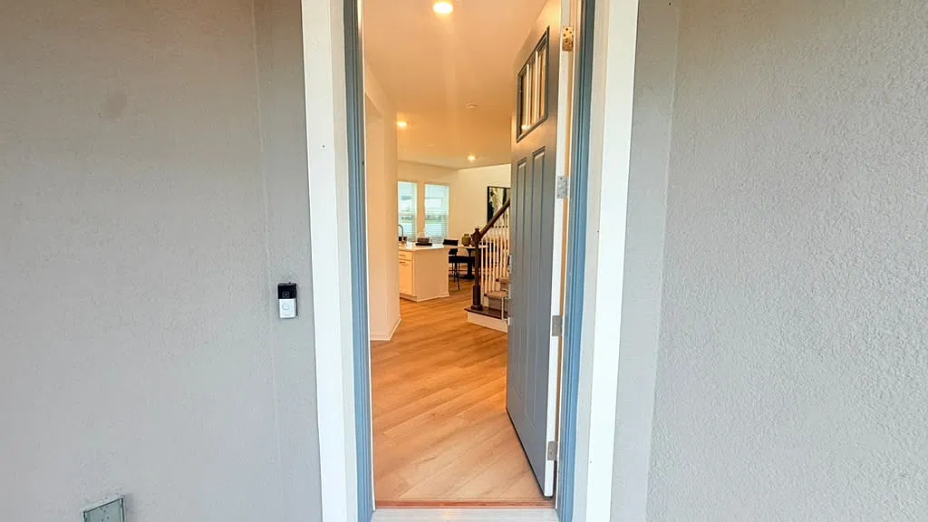 4 bed, 3.5 bath, 2514 sqft, $2,850 — Photo 2