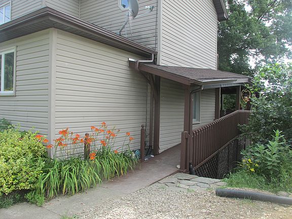 Ramp from driveway to 1st fl