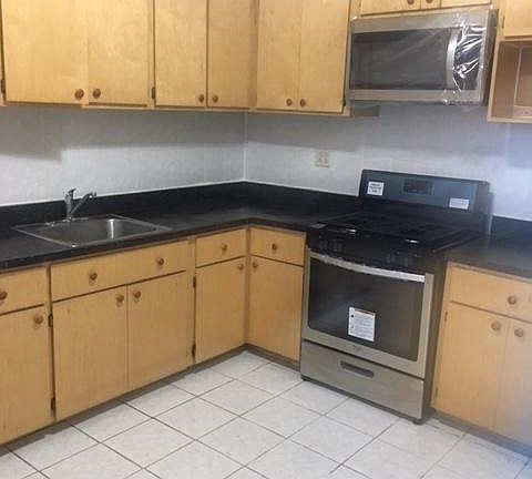 4th image of 8784 165th St APT 105
