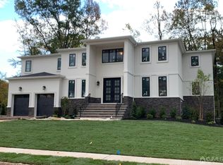 31 Harding Ave, Edison, NJ 08820