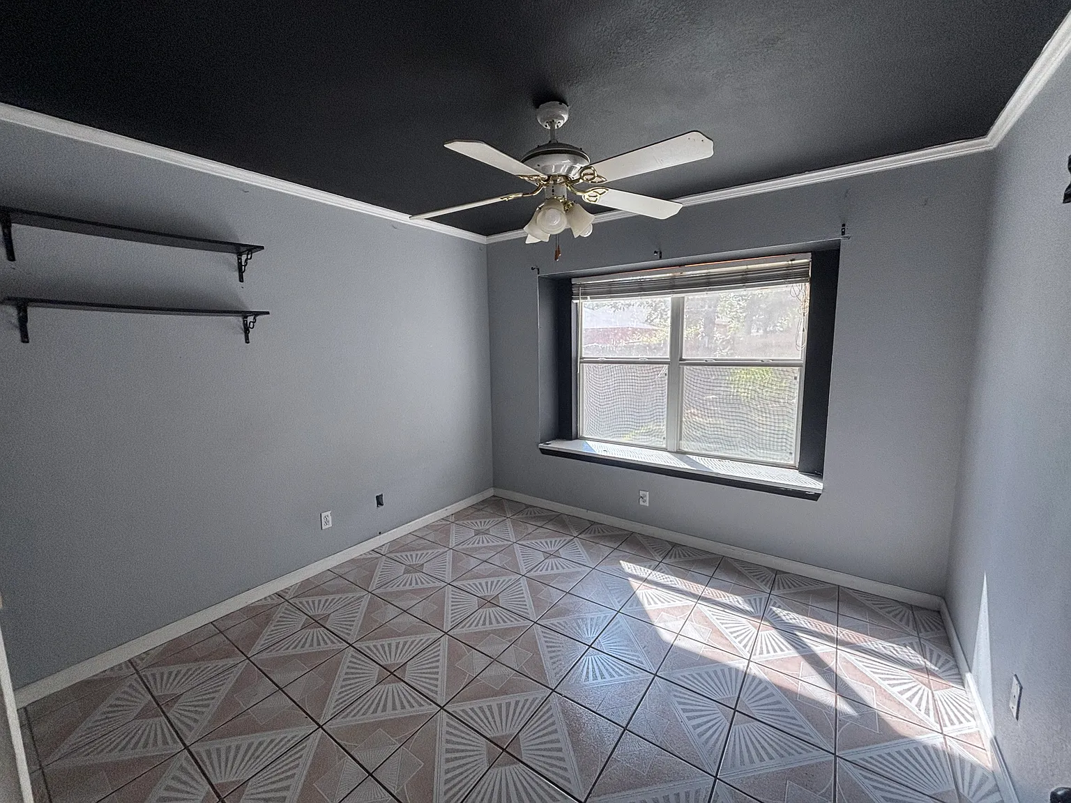 3 bed, 1710 sqft, $2,300 — Photo 3