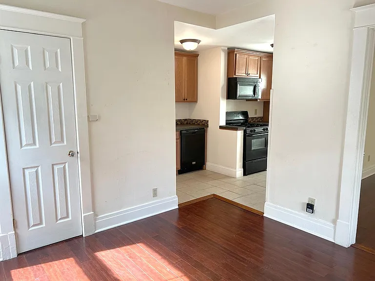 303 Richmond Ave #3 — Photo 8