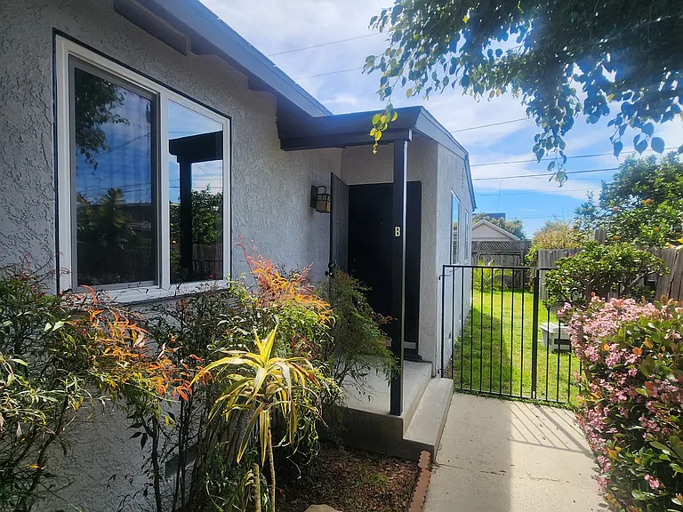 116 E Lewis St #B — Photo 2