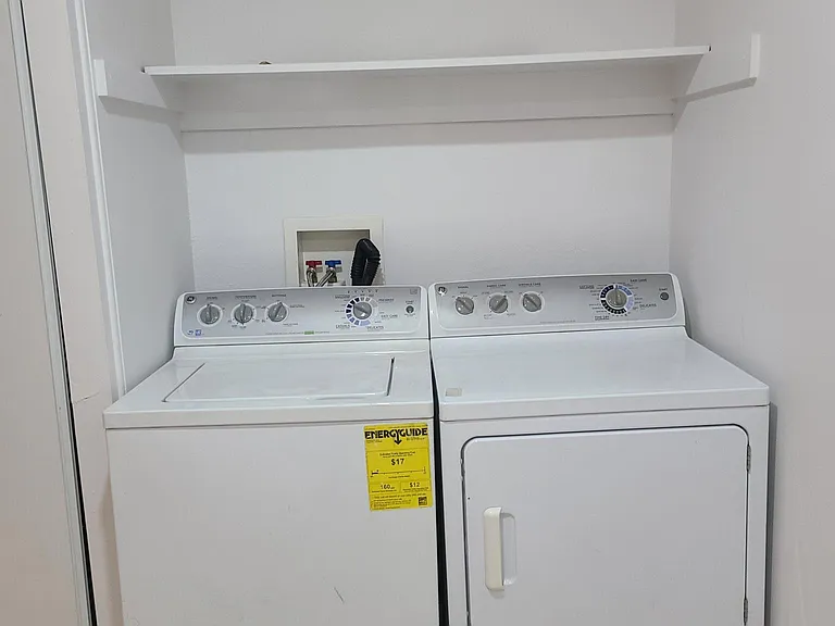 1817 E Grand Ave #16 — Photo 23